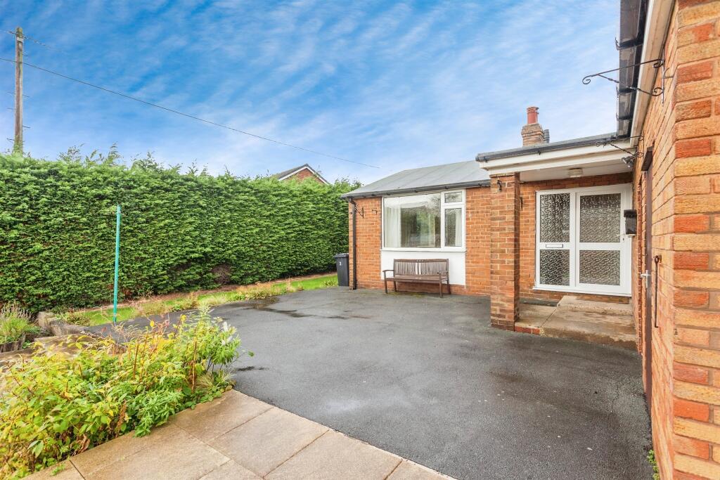Chessington Drive, Flockton, Wakefield photo 2