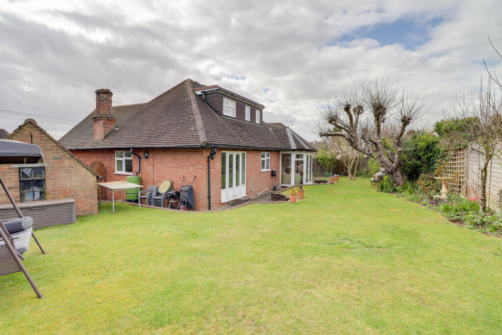 Additional image 20 of Meadow Walk, Harpenden, AL5