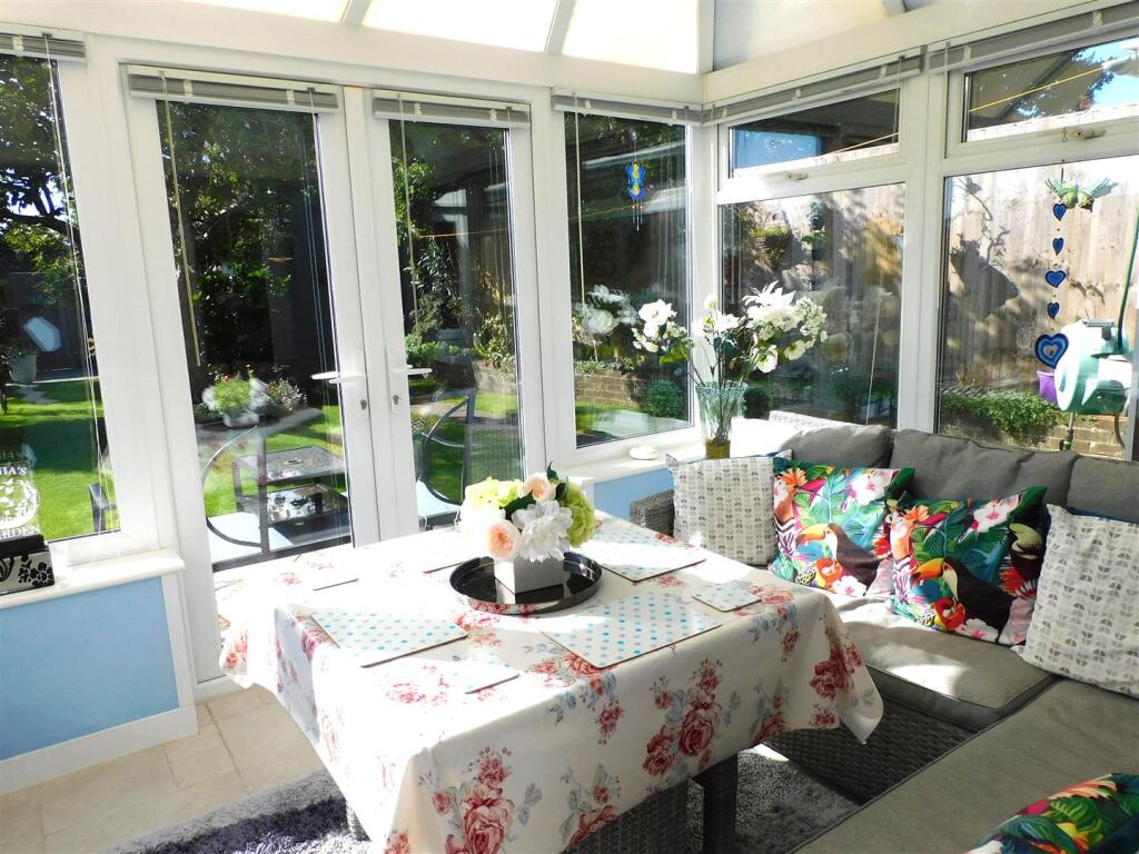 Elizabeth Road, Seaton photo 4