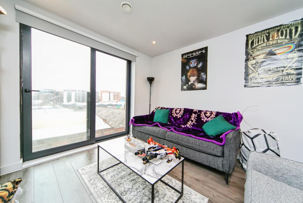 Apartment in Liverpool - More