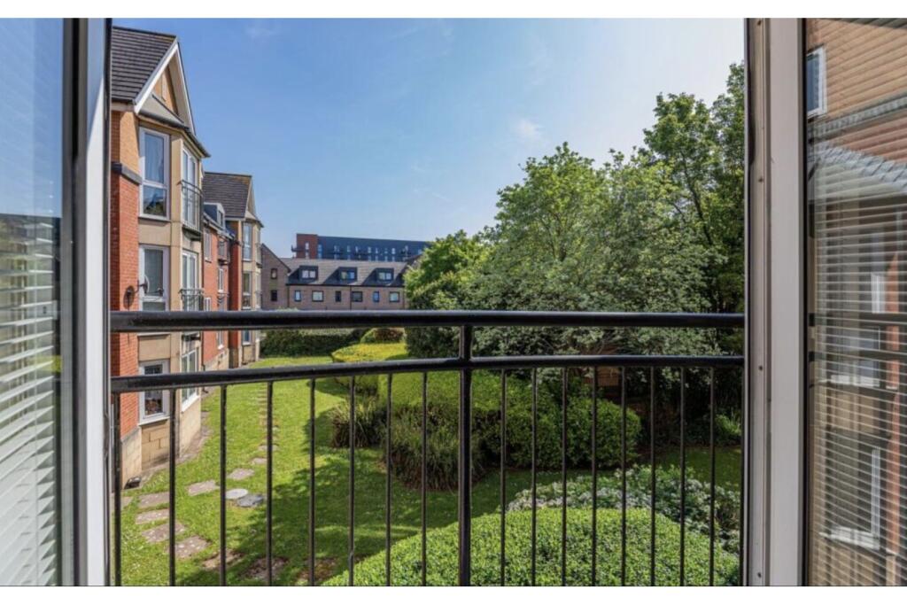 Apartment in Cardiff - View 5