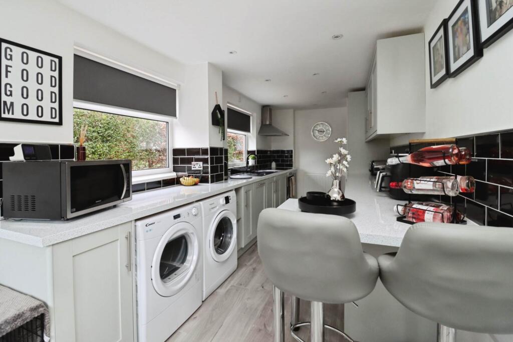 House in Wirral, Liverpool City Region - View 5