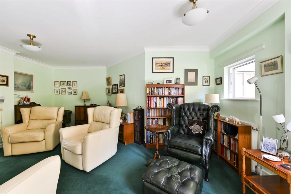 Apartment in London - View 5