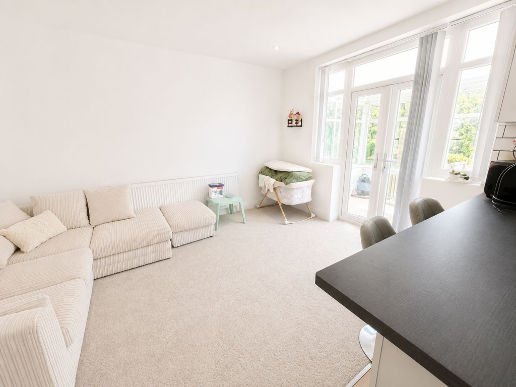 Trenance Drive, Shipley, BD18 photo 4