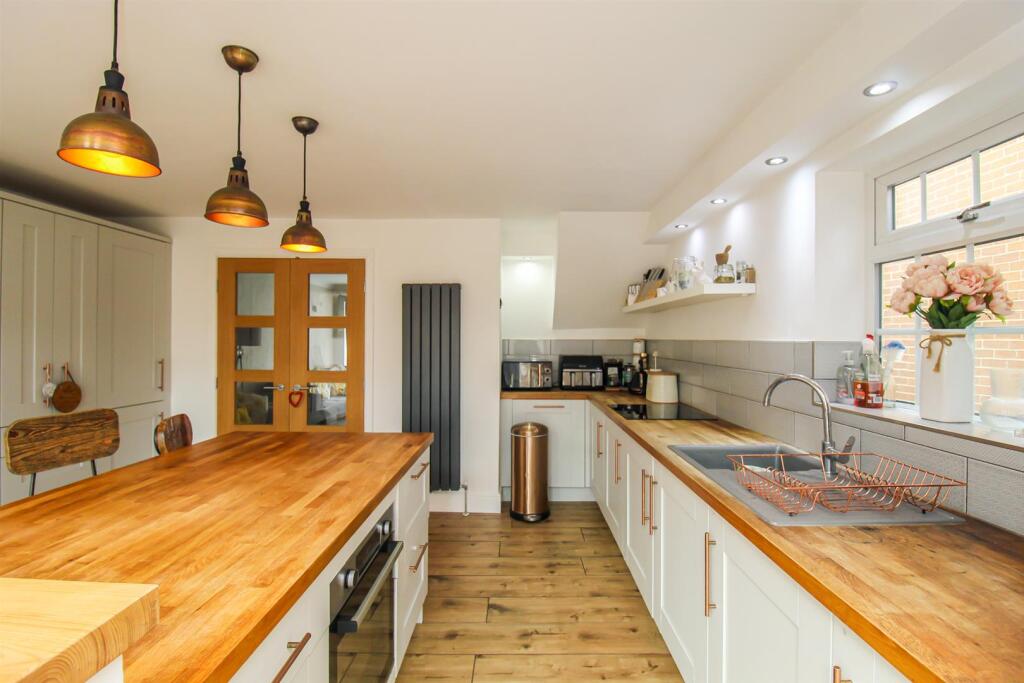 House in Wakefield, Lupset - View 4