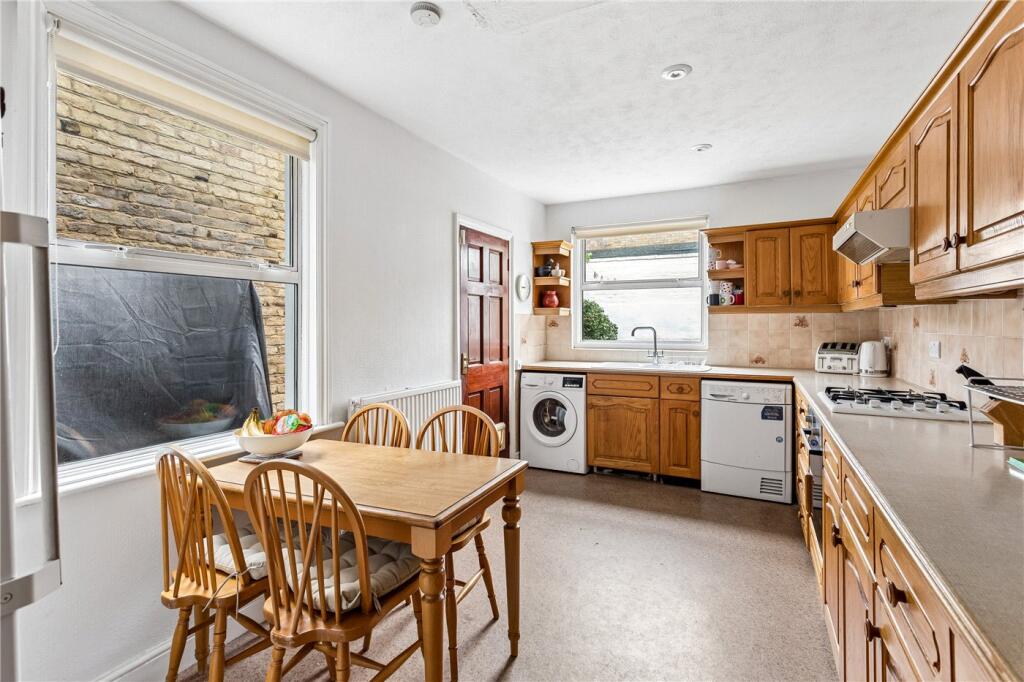 House in London - View 3