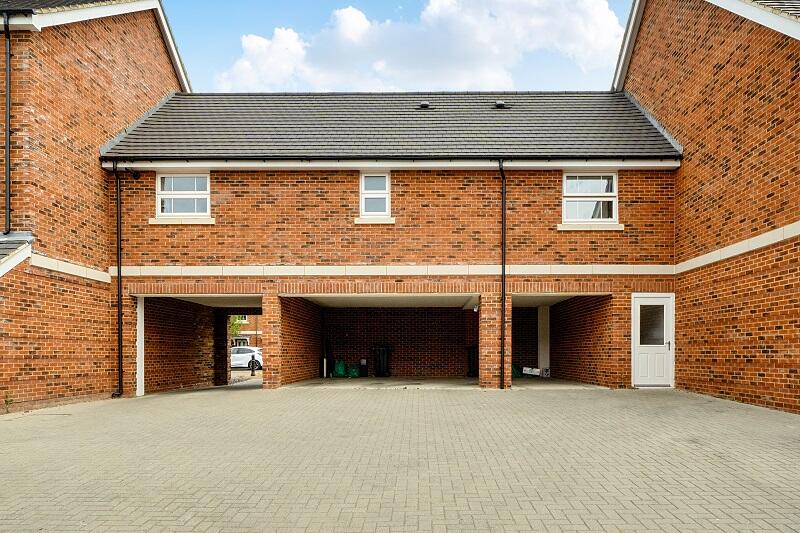 Apartment in Reading - View 3