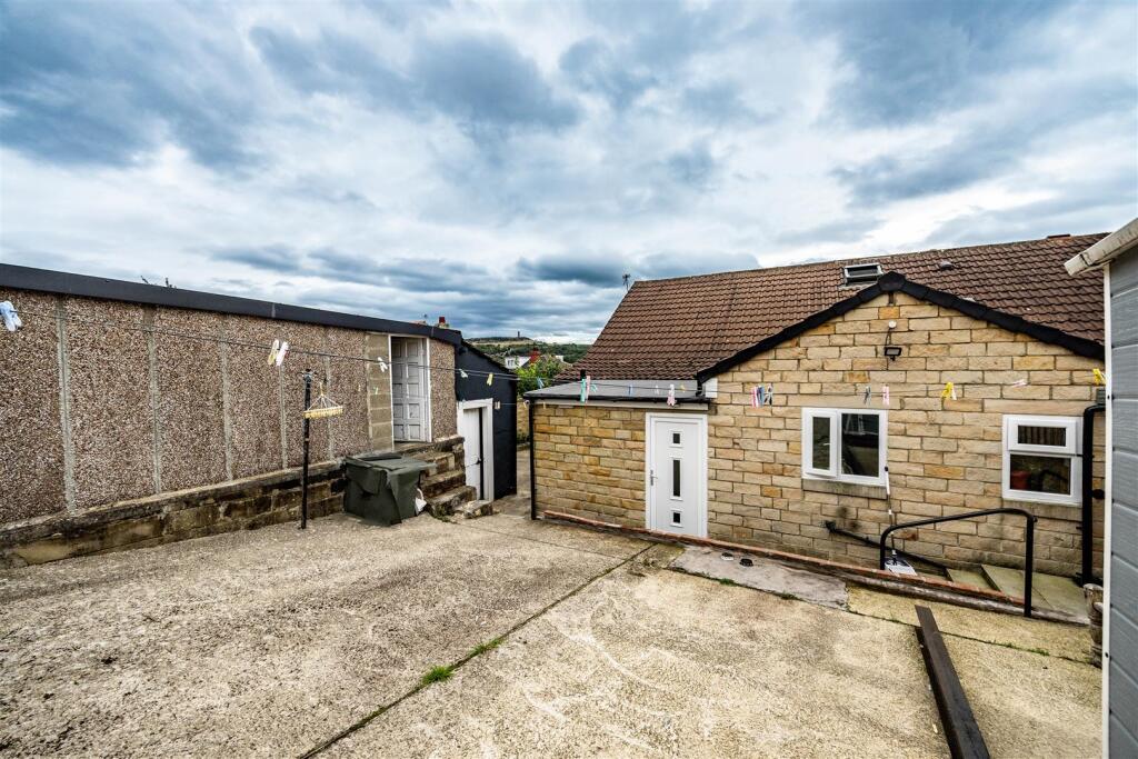 House in Kirklees, West Yorkshire - View 4