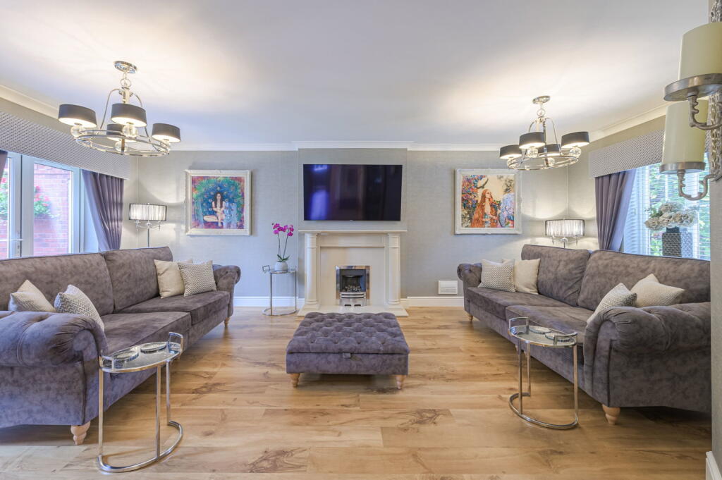 House in Lichfield, Alrewas - More