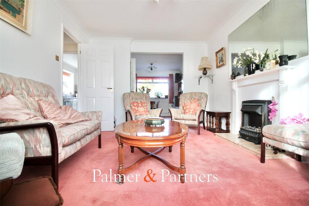 Chingford Avenue, Clacton-on-Sea, Essex, CO15 photo 2
