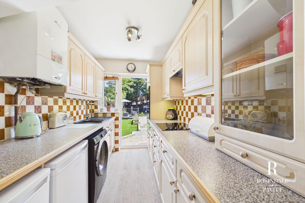 House in London, Hackbridge - More