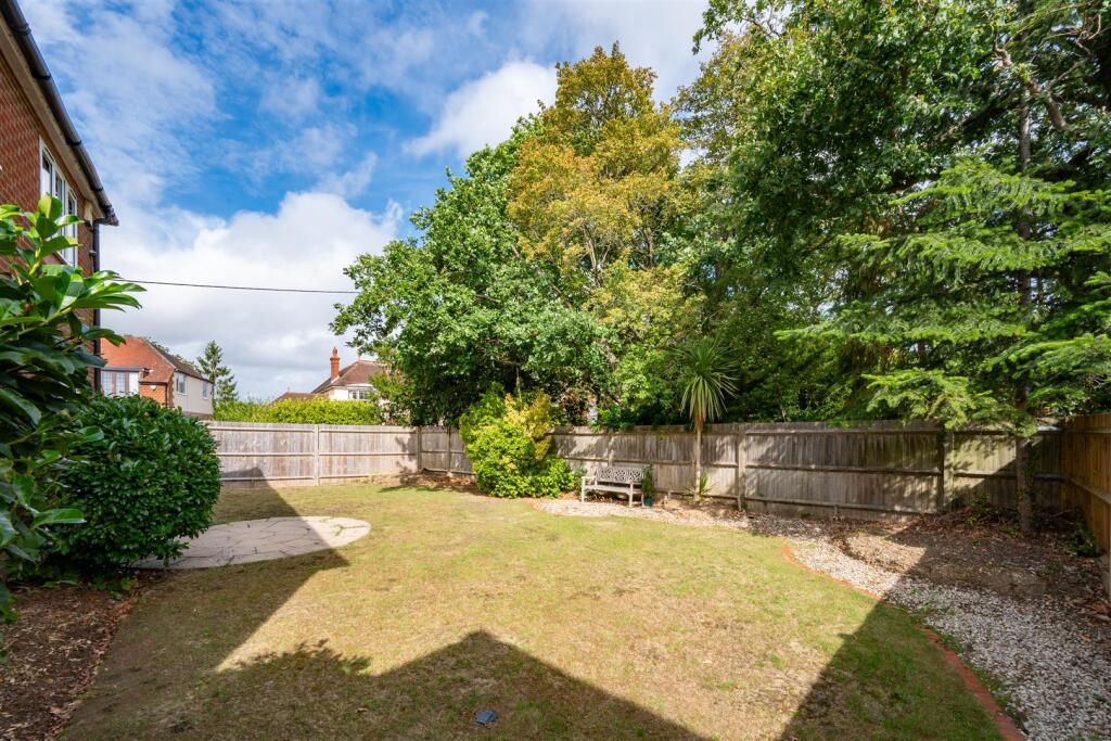 House in Redhill - View 3