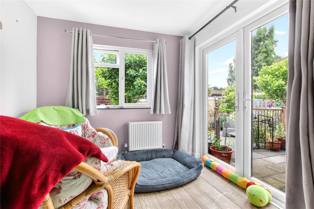 House in Bracknell, Hanworth - More
