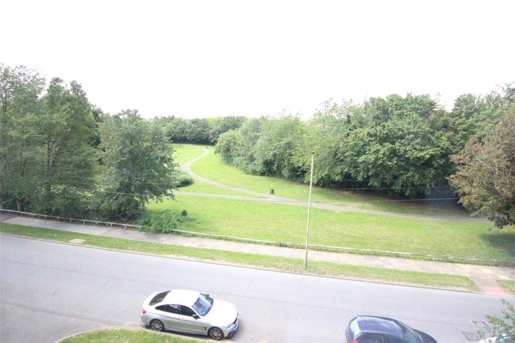 Chipperfield Road, Orpington, BR5 photo 4