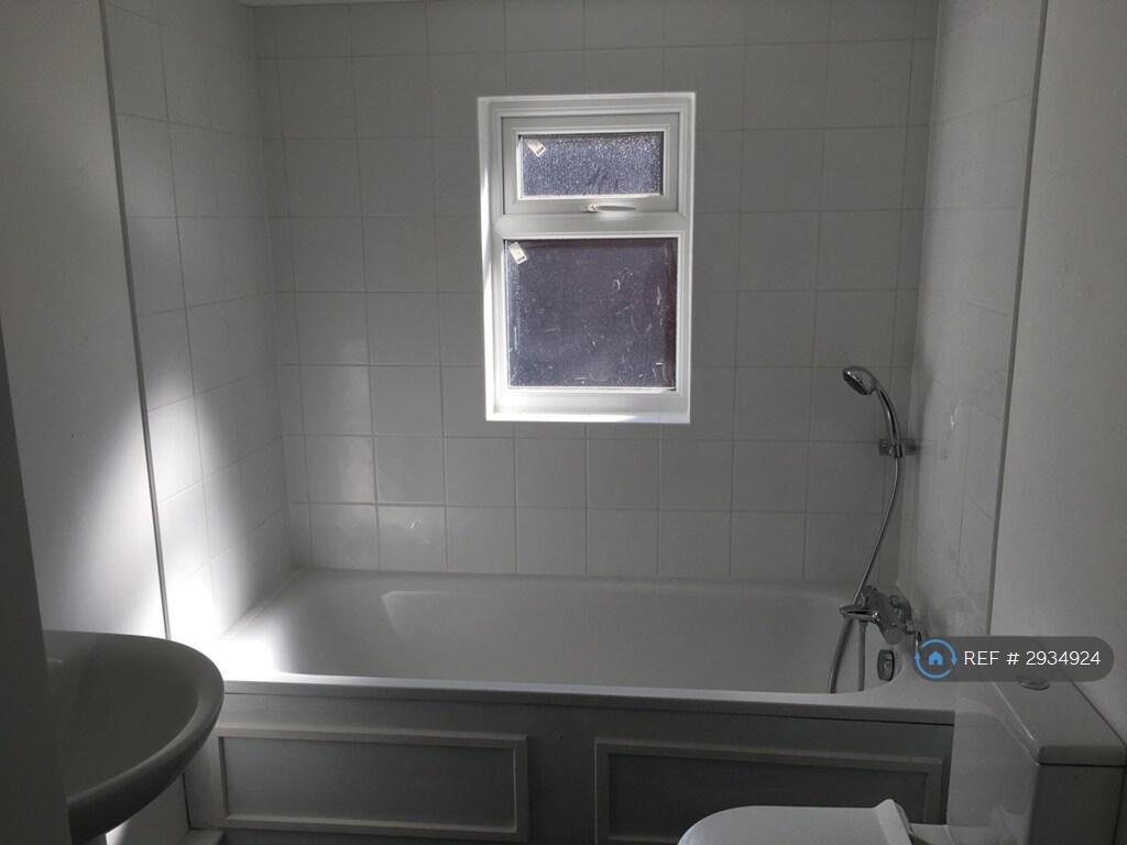 House in Watford - View 3