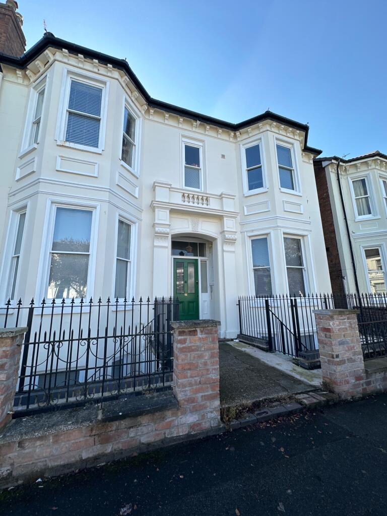 Main image of property: Flat 5, Russell Terrace, CV31 1HE