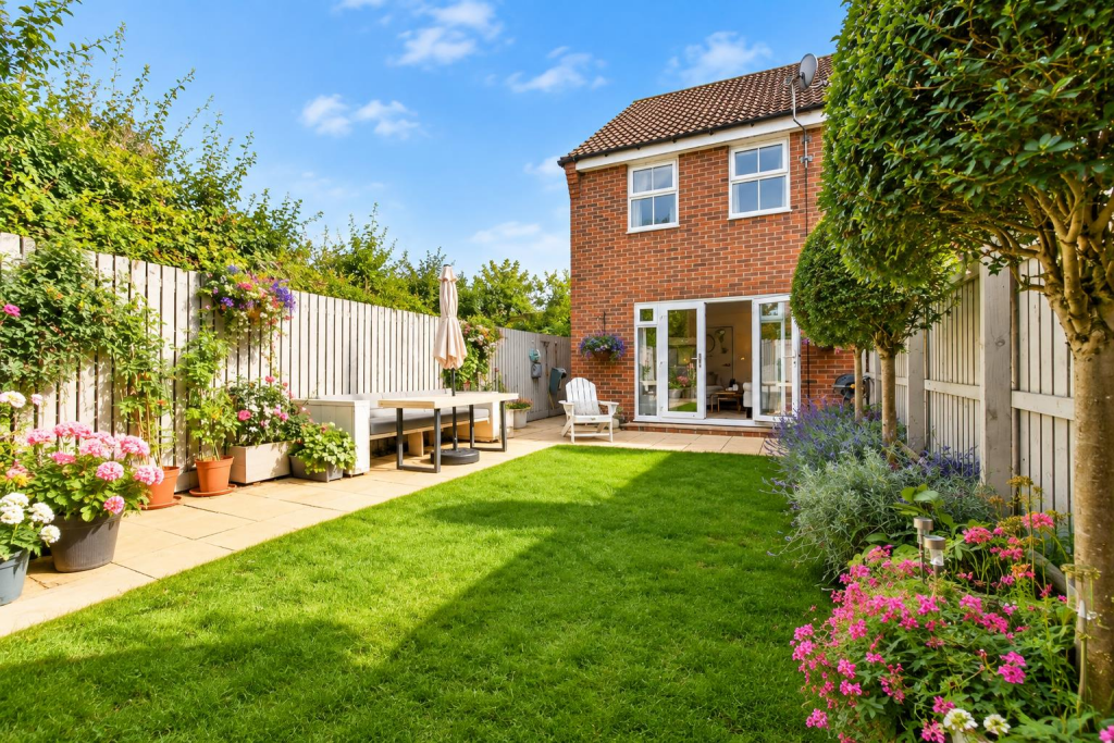 House in Hull - View 4