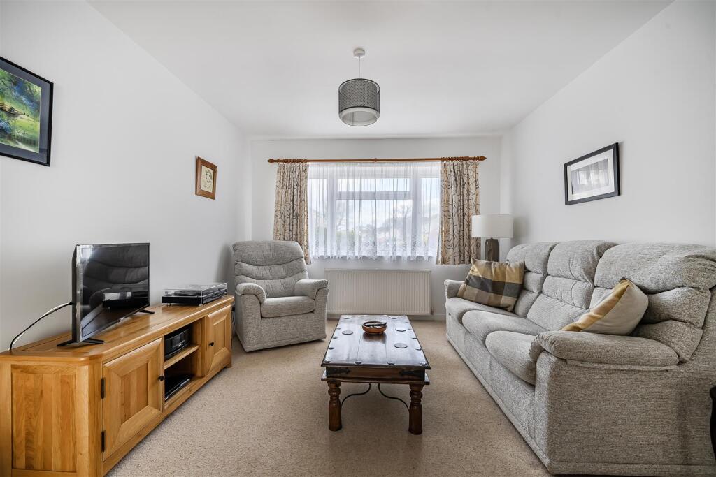 House in Chippenham, Wiltshire - More