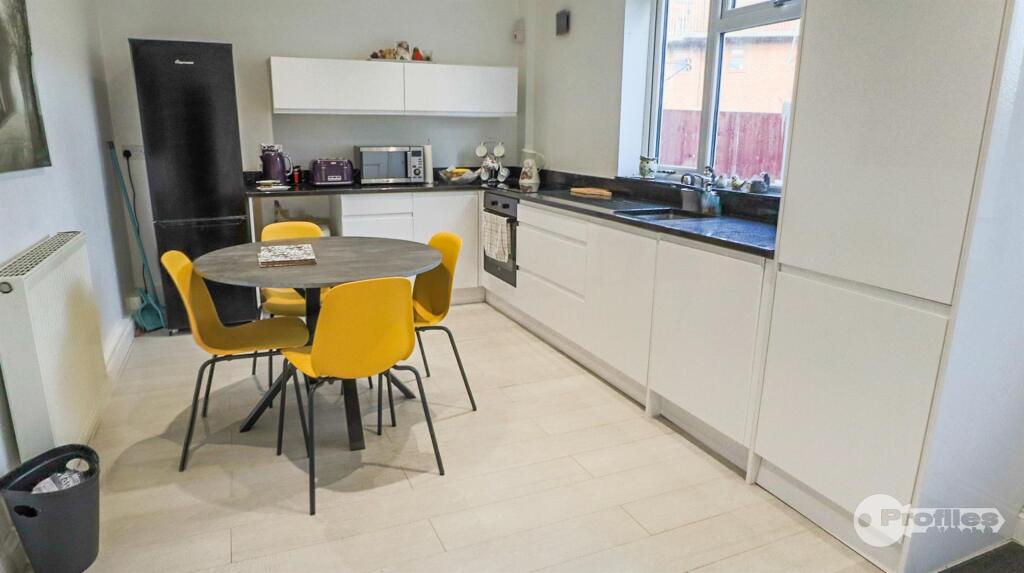 Granby Close, Hinckley photo 3