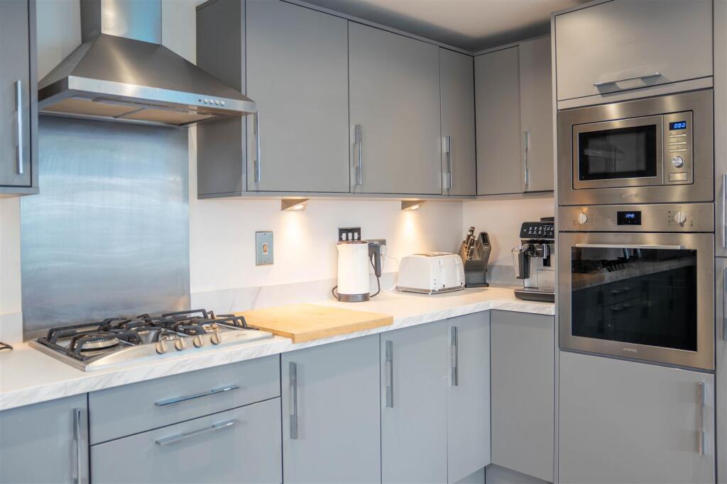 Apartment in Perth - View 3
