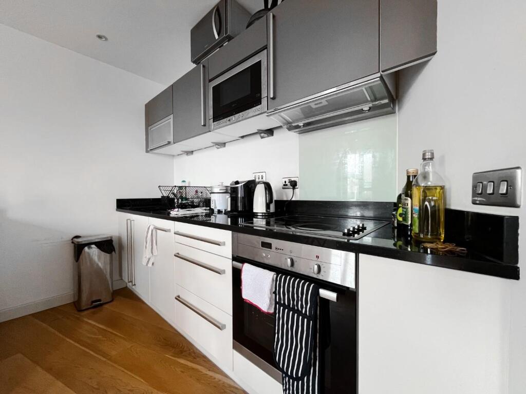 Apartment in Leeds - View 5