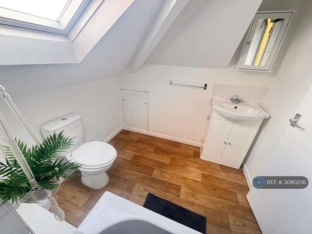 House in Nottingham - View 3