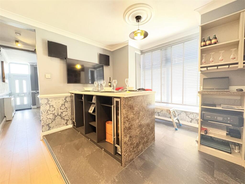 House in Portsmouth, Stamshaw - More