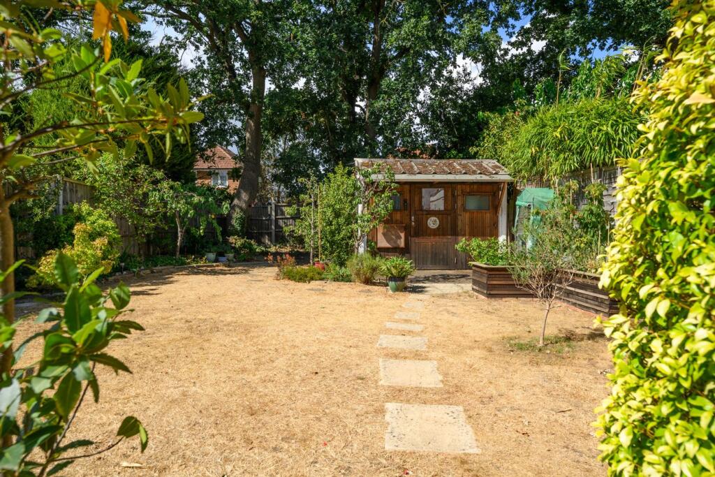House in Walton-on-Thames, Surrey - View 5