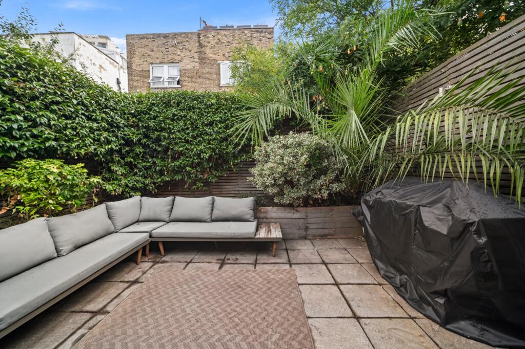 Apartment in London - View 5