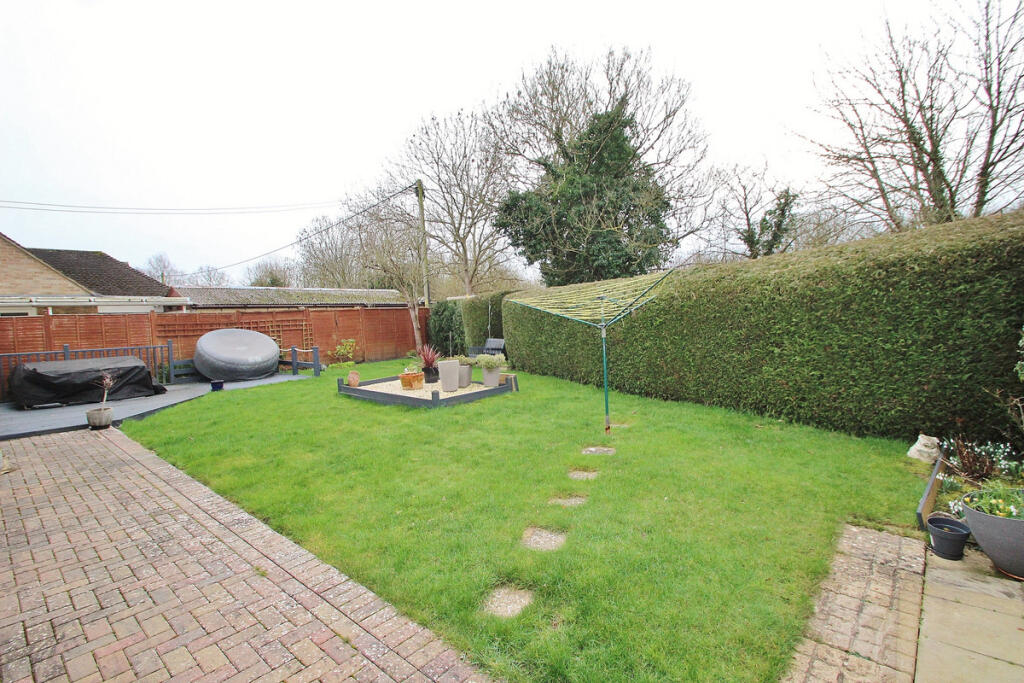 Beanhill Road, Ducklington, OX29 photo 4