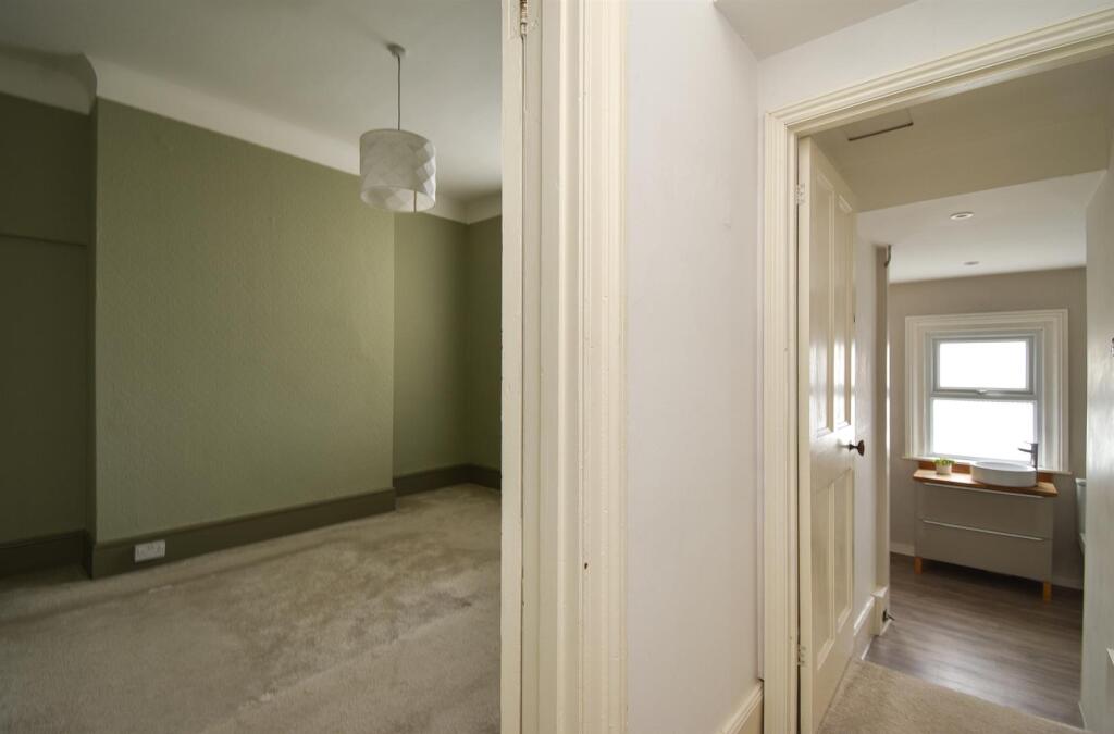 Apartment in Tonbridge - More