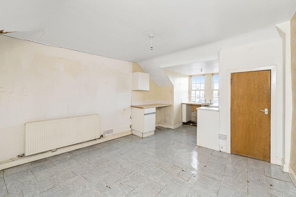 Apartment in Edinburgh, Old Town - View 3