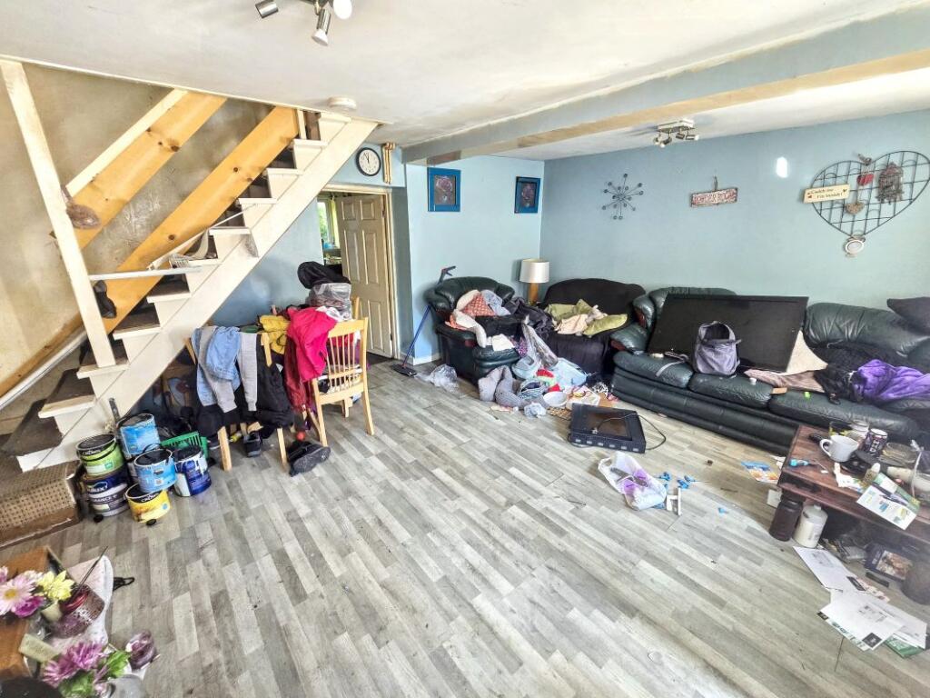 House in Aberdare, Aberaman North - View 2