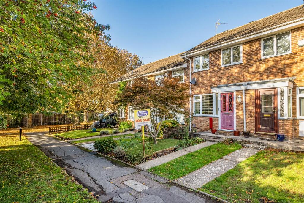2-bed terraced on Luddenham Close, Maidstone, £300,000