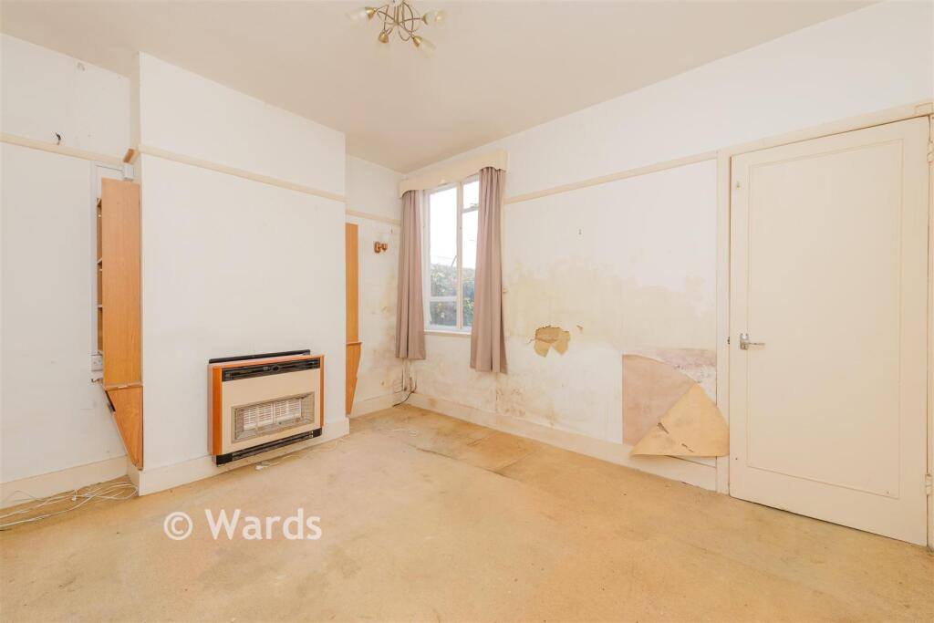 House in Gillingham, Hale - More