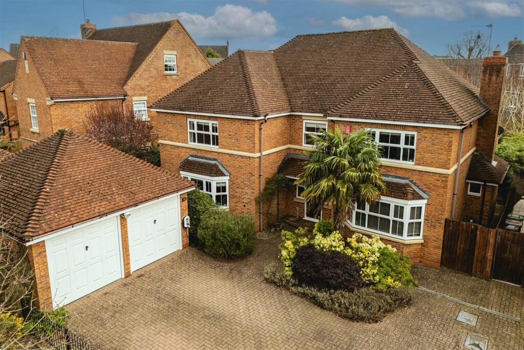 Rumbush Lane, Dickens Heath, Solihull