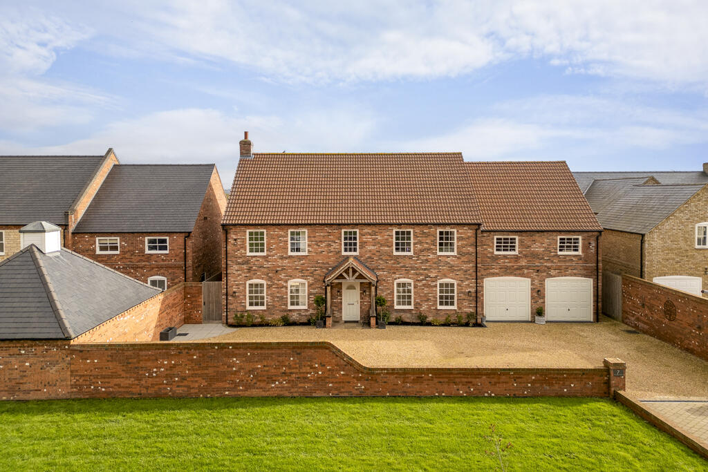5-bed detached on 7 Brindley Close, Thorpe-On-The-Hill, Lincoln, Lincolnshire, LN6 9GU, £875,000