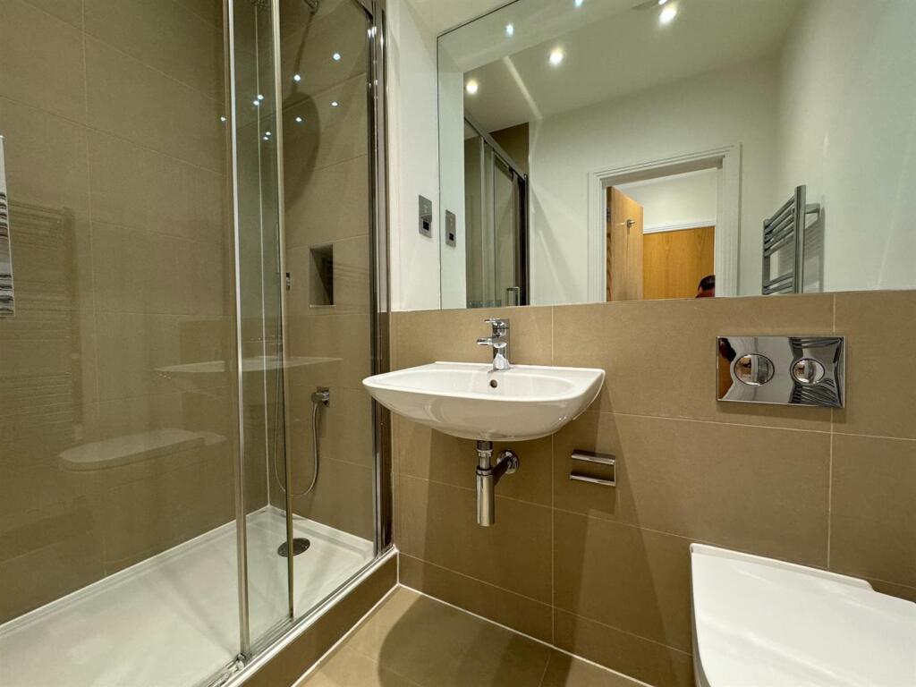Apartment in Slough - View 4