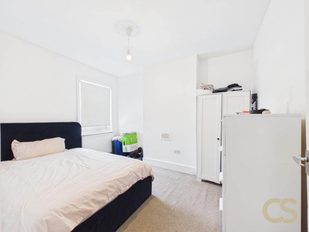 Apartment in Broxbourne, Hertfordshire - More