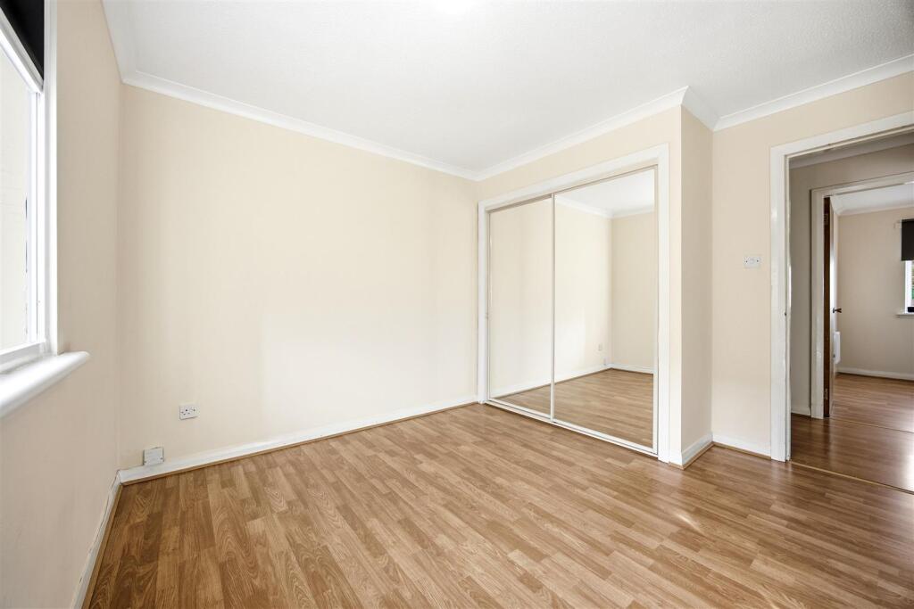 Apartment in Glasgow, East Dunbartonshire - View 4