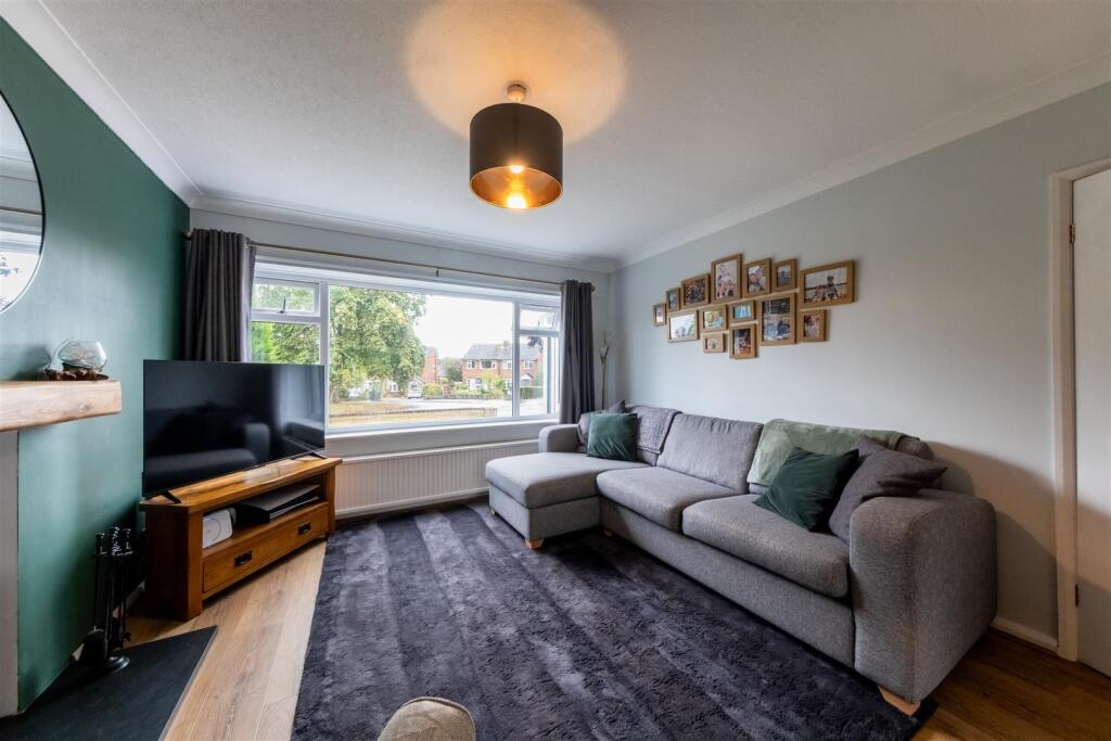 House in Ashton Hayes - More