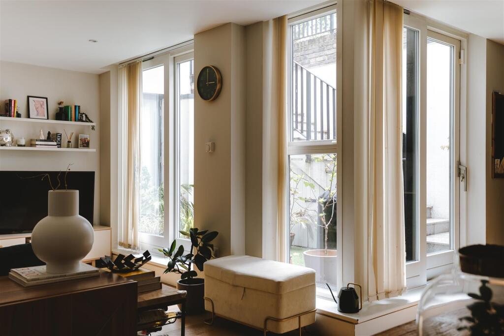 Apartment in London - View 5