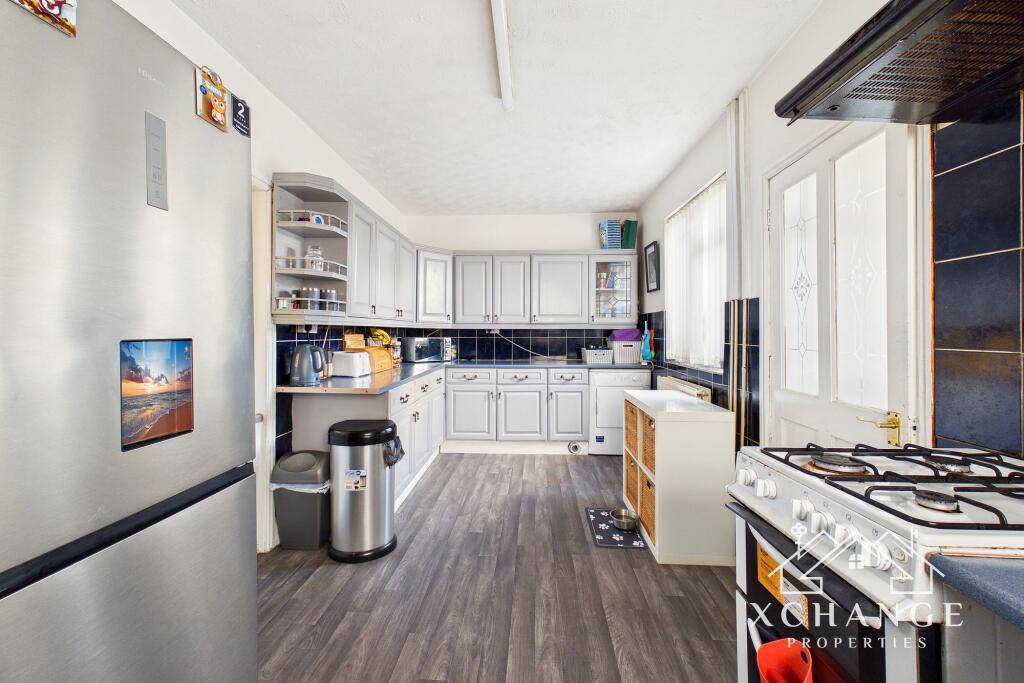 House in Nuneaton and Bedworth, Warwickshire - View 2