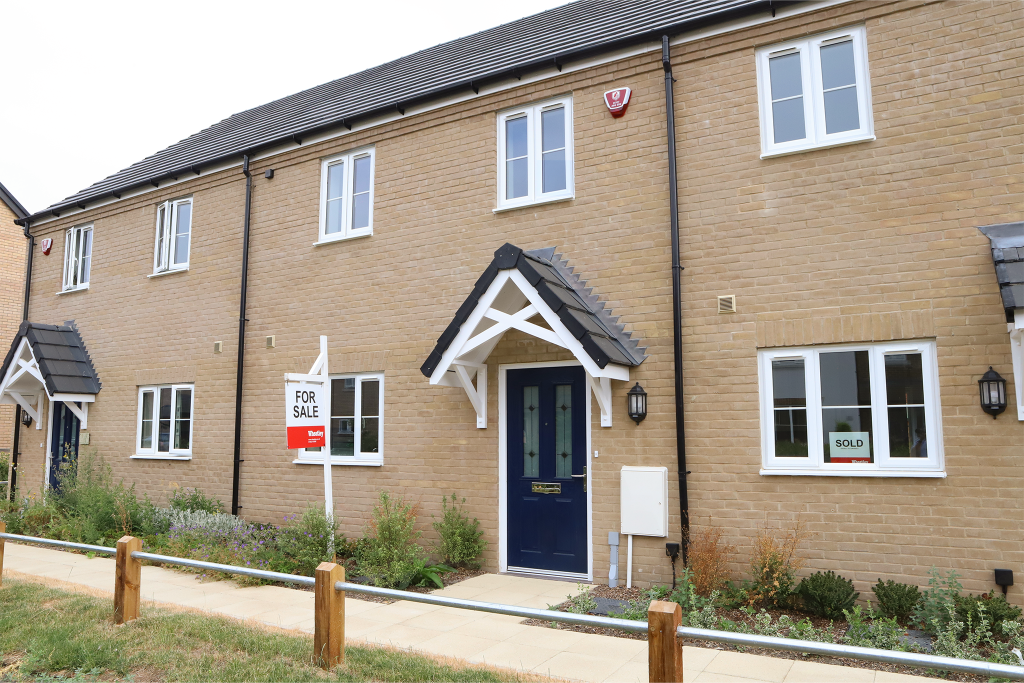 Main image of property: Goodwin Drive,
Arlesey,
Bedfordshire,
SG15 6AP