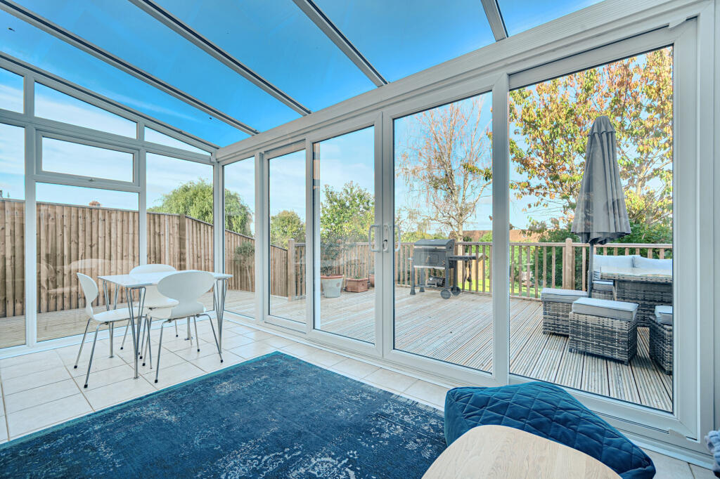 The Mount, HASLEMERE, GU27 photo 3