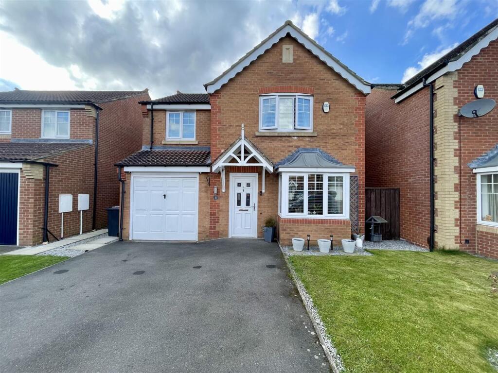 4-bed house on Hartington Way, Darlington, £265,000