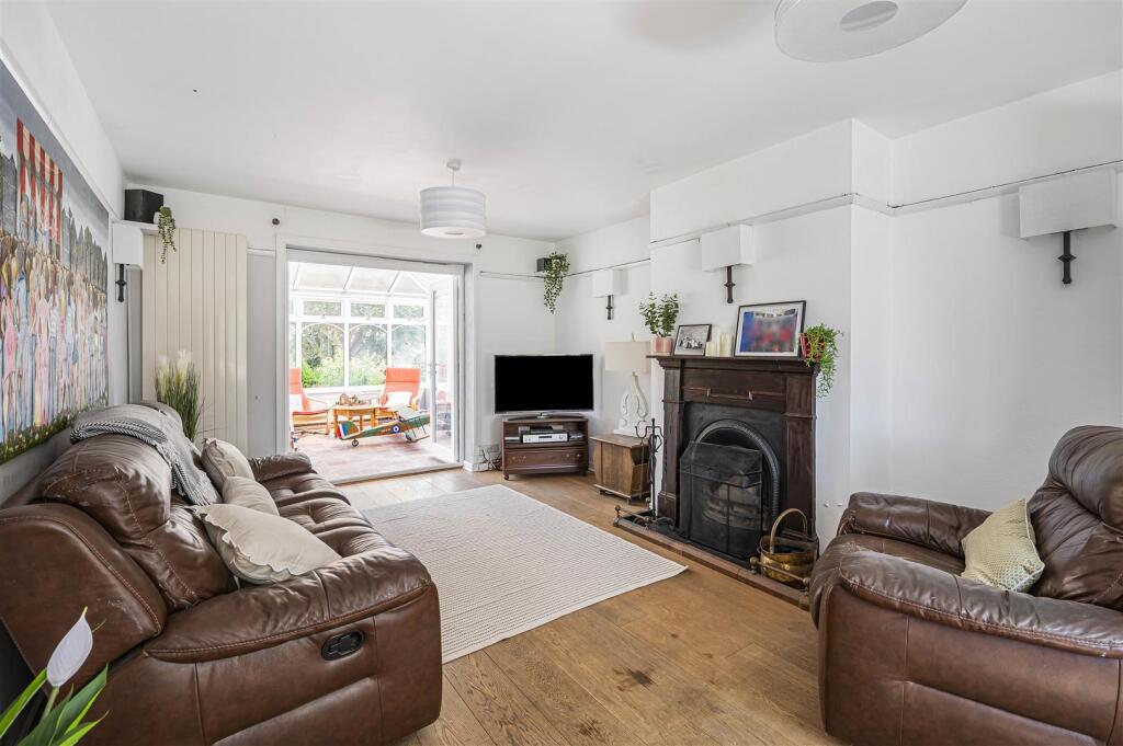 Marine Crescent, Seaford photo 4