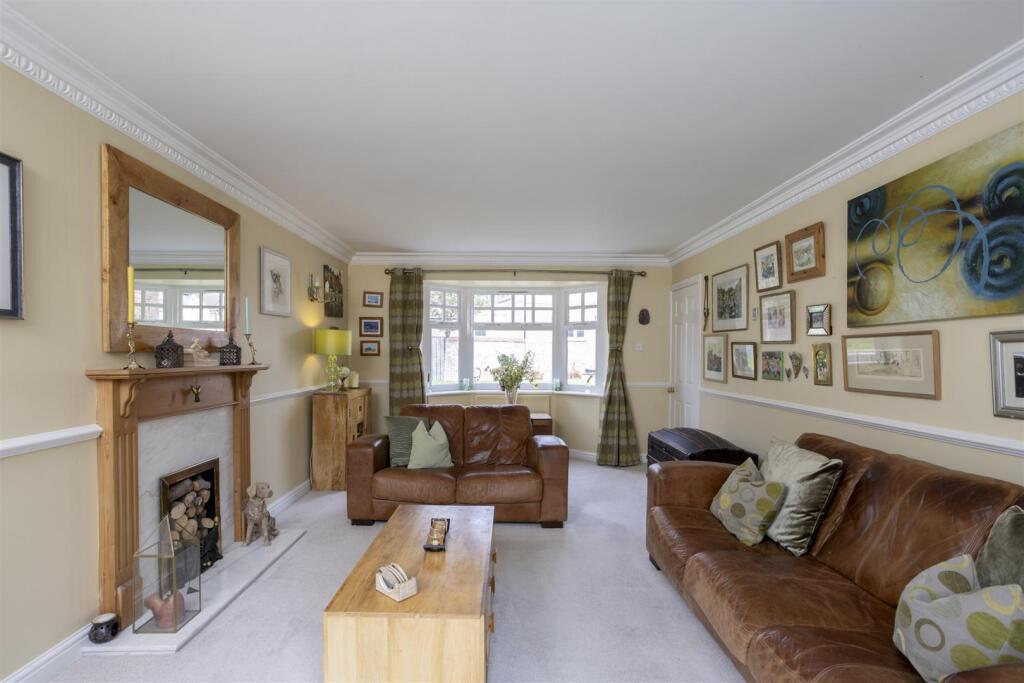 Whiteoak Avenue, Easingwold photo 3