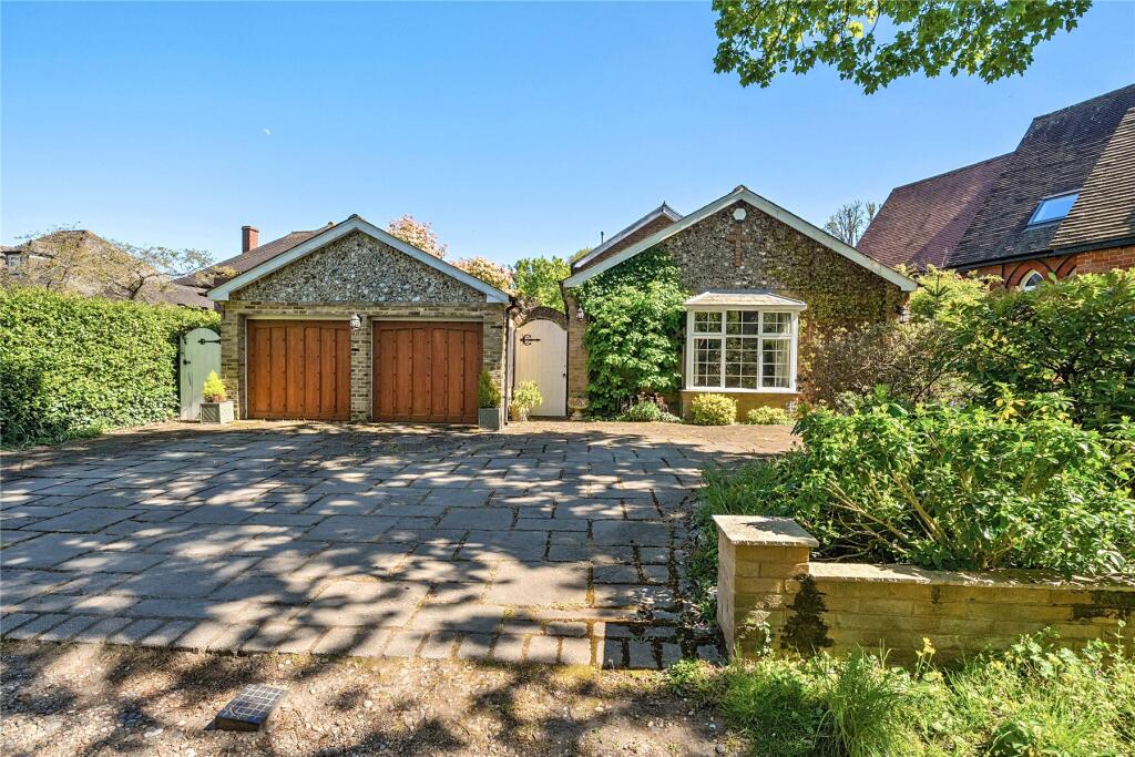Main image of property: Commonside, Keston