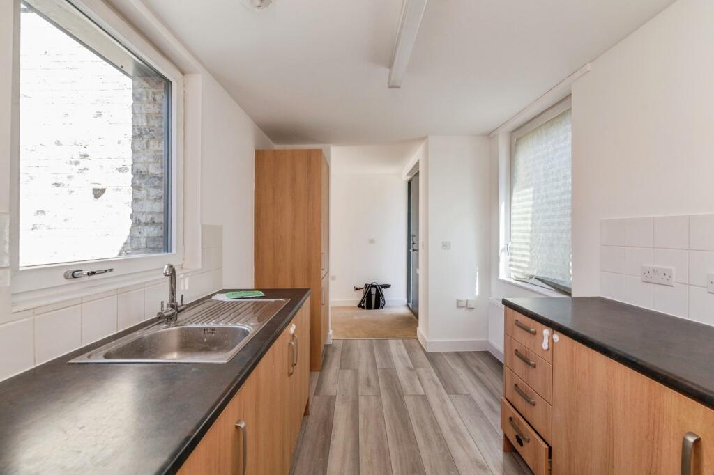House in Romford - View 3